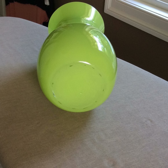 Light green vase - Picture 4 of 4